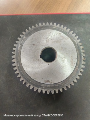 Шестерня и Вал-рейка гидравлического механизма перемещения резцедержателя для станков 1Н983, 1М983,1А983, РТ983, СА983