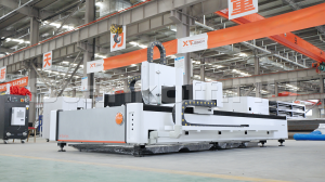 Оптоволоконный станок для резки металла XTC-1530H/3000 Raycus/Reci