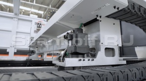 Высокомощный оптоволоконный лазерный станок в защитной кабине XTC-2060G/30000 Raycus