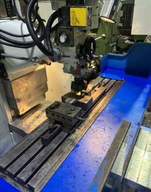 Универсальный фрезерный станок с УЦИ Frejoth FBM-4VF