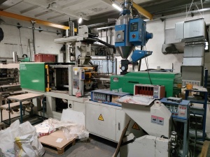 ТПА Chen Hsong Machinery SM150TS в комплекте с роботом-укладчиком и поворотным столом