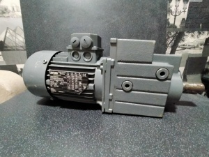 Мотор-редуктор Lenze модель EN60034