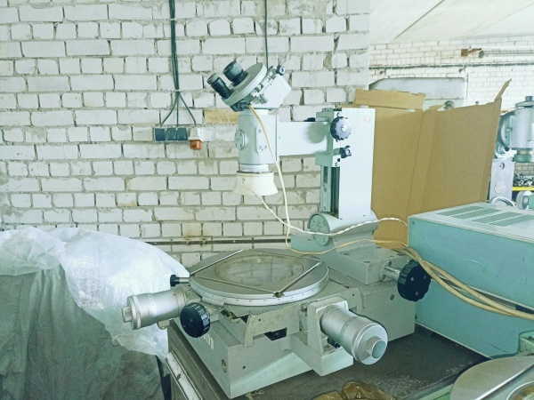 БМИ-1Ц микроскоп инструментальный с индикацией