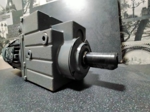 Мотор-редуктор Lenze модель EN60034