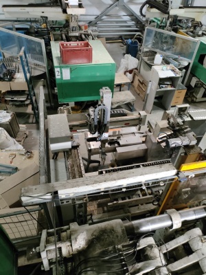 ТПА Chen Hsong Machinery SM250TSV в комплекте с роботом-укладчиком и автоматической запайкой ГП в полурукав