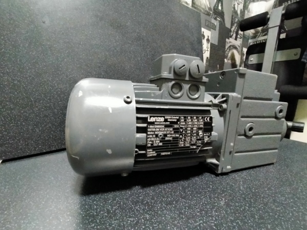 Мотор-редуктор Lenze модель EN60034