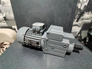 Мотор-редуктор Lenze модель EN60034