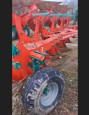 Плуг оборотный навесной agro masz PO5