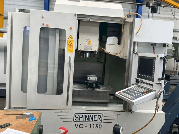 3-осевой вертикальный обрабатывающий центр SPINNER VC 1150