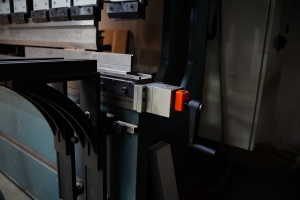 Durma AD-R 30100 с чпу DT-10 Пресс листогибочный г