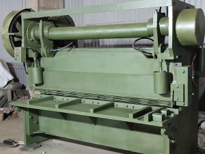 НА 3121 гильотиные ножницы 12х2000 мм