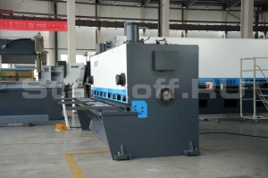 Гидравлическая гильотина QC11K-8x4000