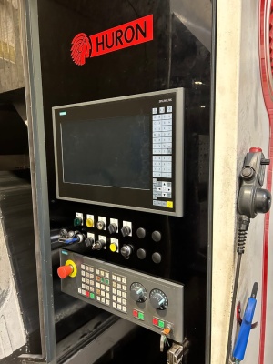 Huron UMILL 6 Вертикальный 5-ти осевой центр