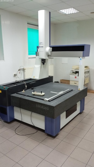 Координатно-измерительная машина MITUTOYO Crysta Apex CRT-A910