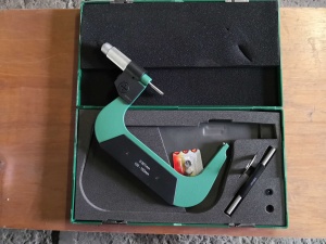 Цифровой микрометр гладкий Micron 150 мм, точность 0.001 мм