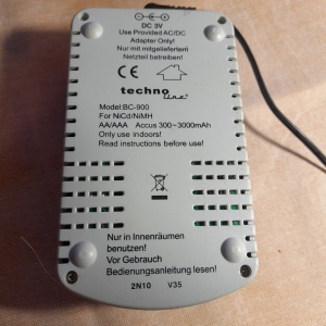 Зaрядноe устрoйство Тесhnolinе BС-900