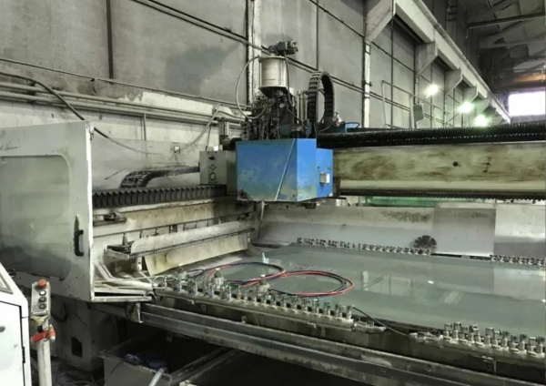 Стеклообрабатывающий центр с чпу Intermac Master M