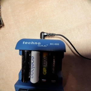 Зaрядноe устрoйство Тесhnolinе BС-900