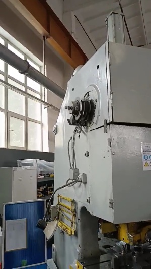 пресс кривошипный КД2330