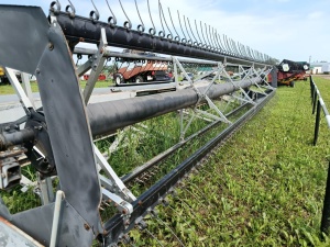 Комбайн Challenger WR-9740