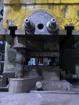 Пресс кривошипный К2330Б