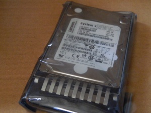 Жесткий диск Lenovo 900GB 10K SAS 6Gb/s 2.5