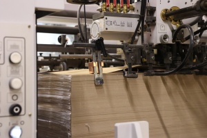 Автоматический пресс для высечки и биговки SBL-1050SE v01