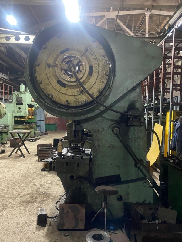 Пресс кривошипный К2330Б