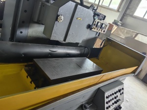 Плоскошлифовальный станок по металлу 3Л722В