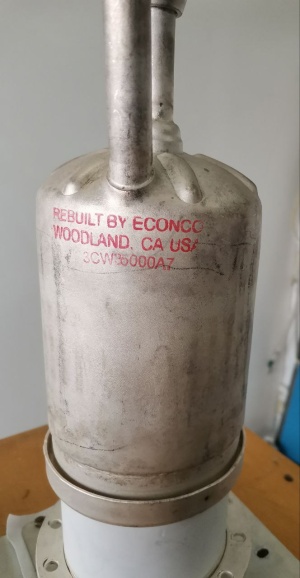 Металлокерамический триод с водяным охлаждением