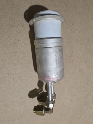 Металлокерамический триод с водяным охлаждением