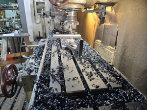 ВМ127М вертикально-фрезерный станок 1990г.в. с УЦИ и оснсткой