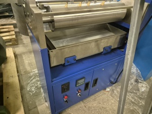 Клеемазательная машина. Ширина 520 мм. Горячий клей