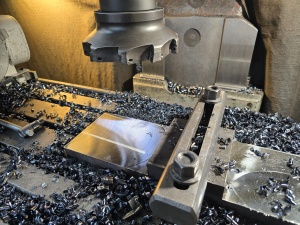 ВМ127М вертикально-фрезерный станок 1990г.в. с УЦИ и оснсткой