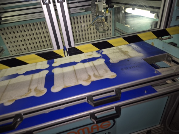 Робот клеемазка Comag Модель CCN2-1