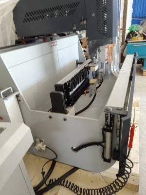 Одношпиндельный фезерный лазерный станок с ЧПУ