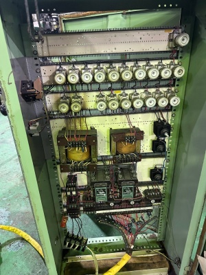 Инструментальный Широкоуниверсальный фрезерный станок TOS FN40