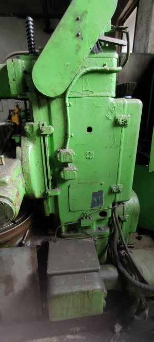 Зубофрезерный станок 532 вертикальный полуавтомат