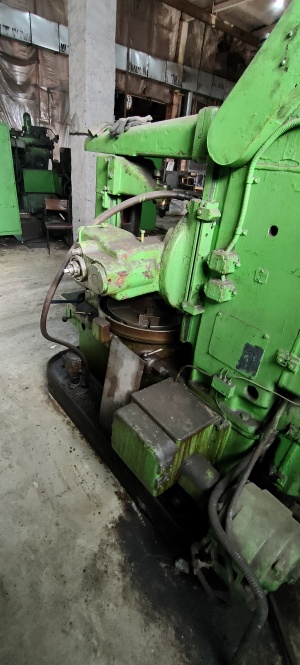 Зубофрезерный станок 532 вертикальный полуавтомат