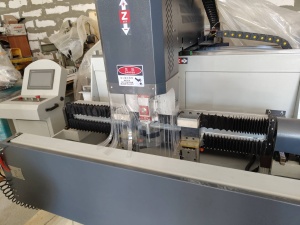 Одношпиндельный фезерный лазерный станок с ЧПУ