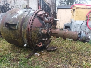 Реактор нержавеющий объем 5 куб, 2 шт