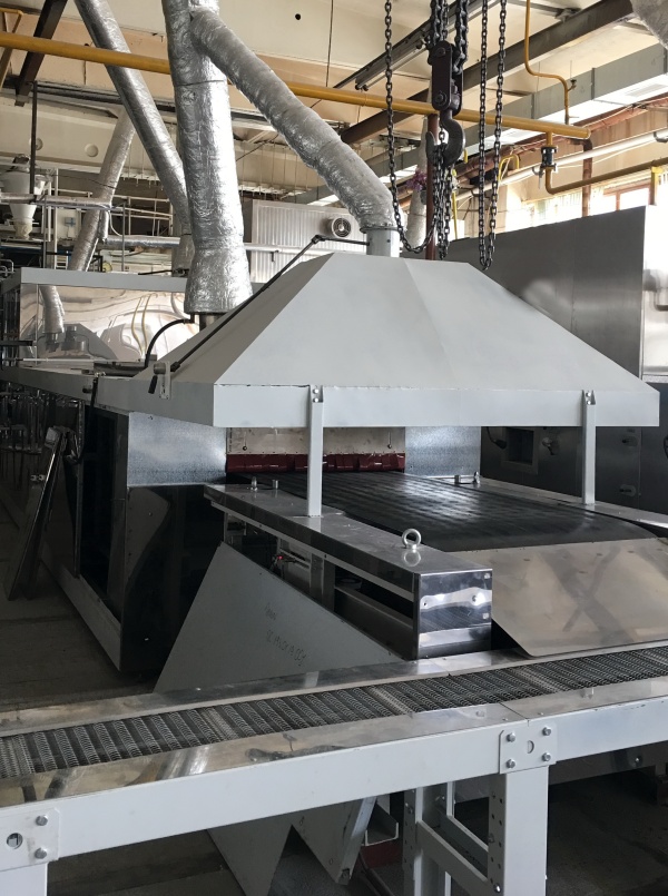 Газовая тоннельная печь со стальной лентой