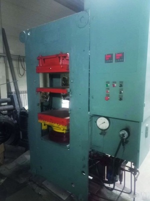 Пресс гидравлический вулканизационный ВП 250–600 4Э