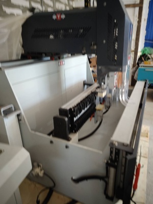 Одношпиндельный фезерный лазерный станок с ЧПУ