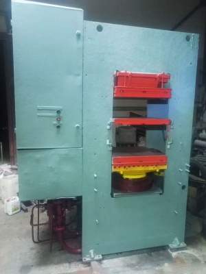 Пресс гидравлический вулканизационный ВП 250–600 4Э