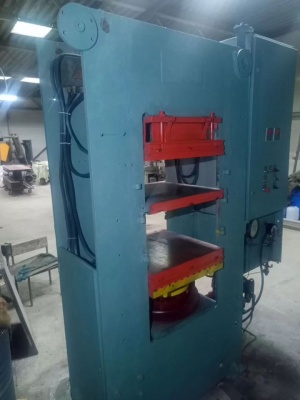 Пресс гидравлический вулканизационный ВП 250–600 4Э