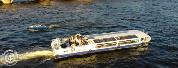 Теплоход СПб