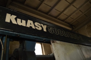 термопластавтомат KuASY 5000/800 в рабочем состоянии