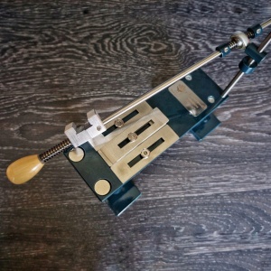 Заточной станок для ножей и инструмента (точилка по типу Apex)