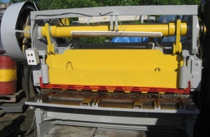 Гильотина механическая с пневмомуфтой НВ 3121 12ммх2000.